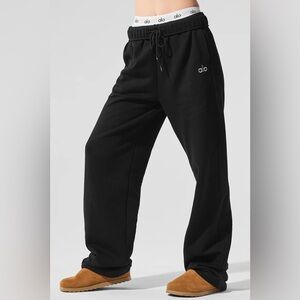 ALO Acolade Black Sweatpants